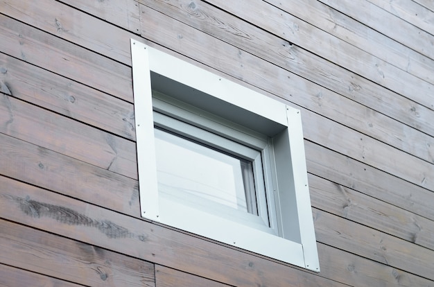 plastic-pvc-window-new-modern-passive-wooden-house-facade-wall_76080-8043.jpg (626×414)