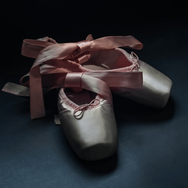 pointe shoes ribbons