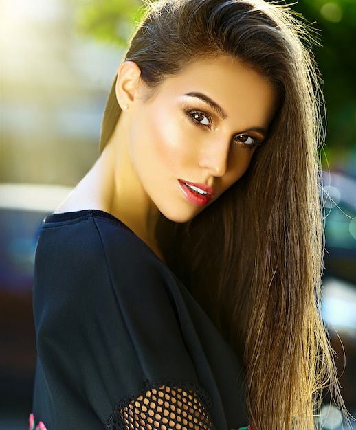  Portrait  of beautiful stylish young woman  on the street  