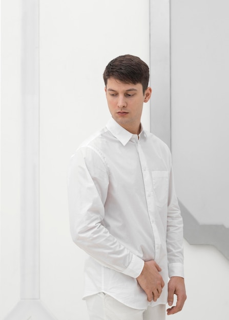 free-photo-portrait-man-wearing-white-clothes