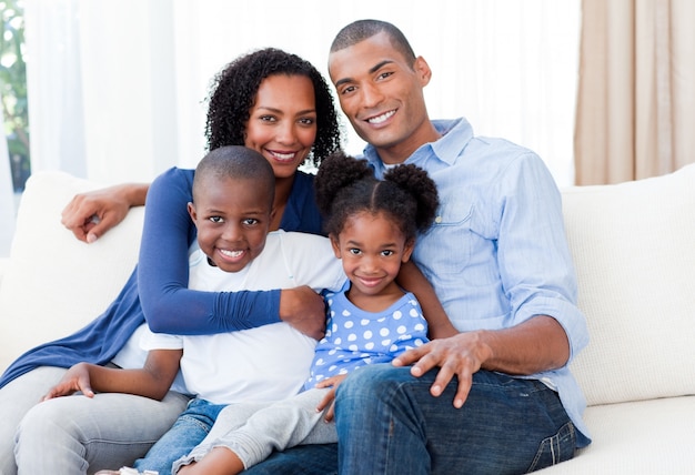 Portrait of a smiling afro-american family | Premium Photo