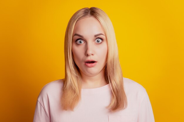 Premium Photo | Portrait of speechless shocked lady look camera open ...