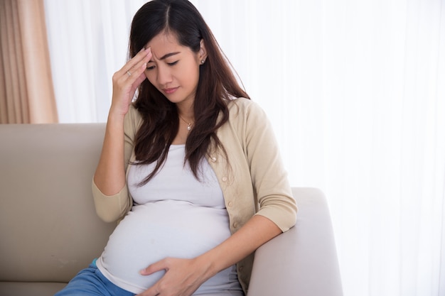 why pregnant woman needs pre-natal milk 