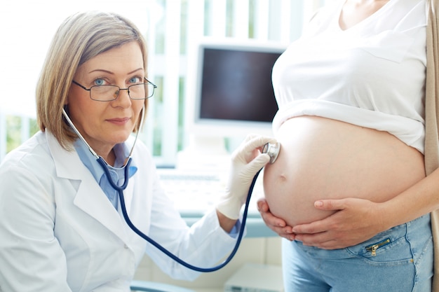 Pregnant Women Doctor 116