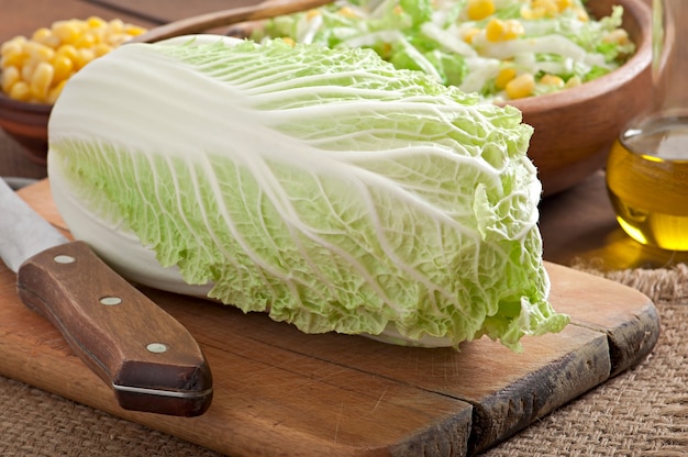 Preparation of salad from chinese cabbage Free Photo
