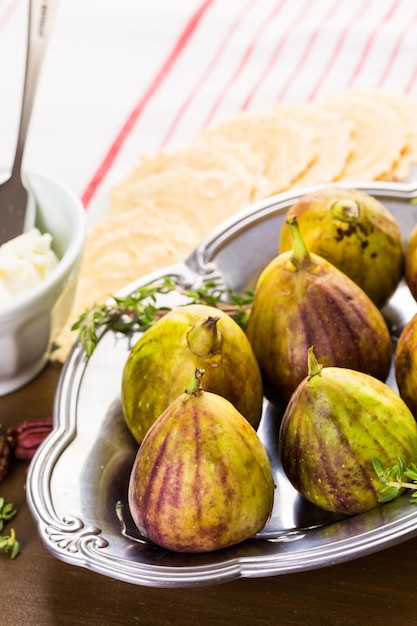 Premium Photo Preparing Fig Bruschetta With Organic California Figs