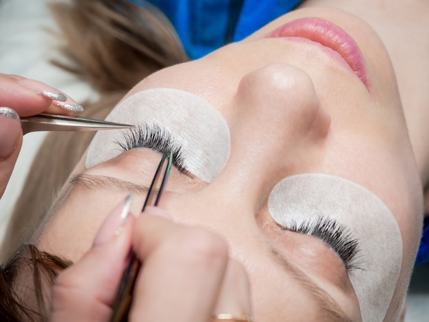 eyelash extension salon