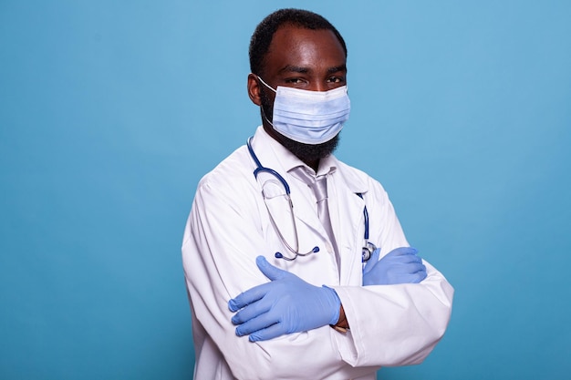 Premium Photo | Professional portrait of physician in hospital uniform ...