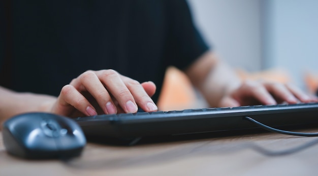 programmer-man-hand-typing-configuration-keyboard-laptop-input-coding-language-software_42708-766.jpg (626×347)