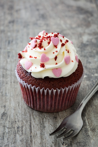 Premium Photo | Red velvet cupcake for valentine's day