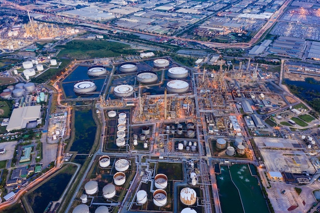 Refinery petrochemical industry oil gas zone business imports and export international Premium Photo