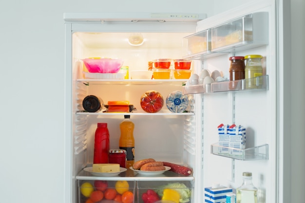 refrigerator-with-food_176873-2659.jpg (626×417)