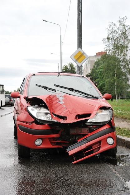 statikleo red truck crash