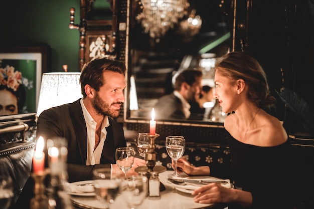 Premium Photo | Romantic dinner in a restaurant