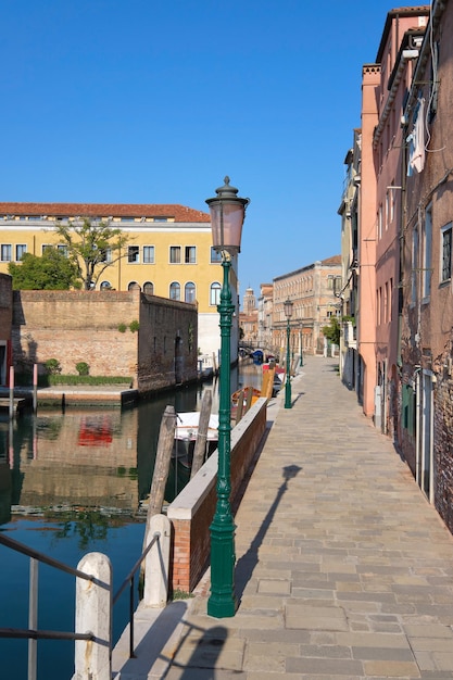 Premium Photo | Romantic streets of central venice with historic houses ...