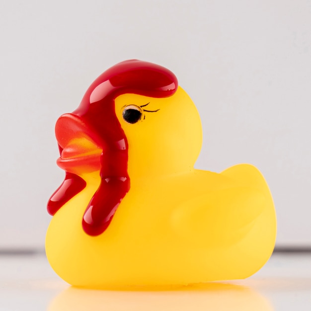 Bilder von Red Rubber Duck: A Splash of Fun for Little Artists!