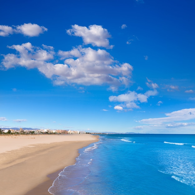 Premium Photo | Sagunto beach in valencia in sunny day in spain