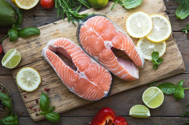 premium-photo-salmon-fish-uncooked-salmon-fillet-steak-with-lemon