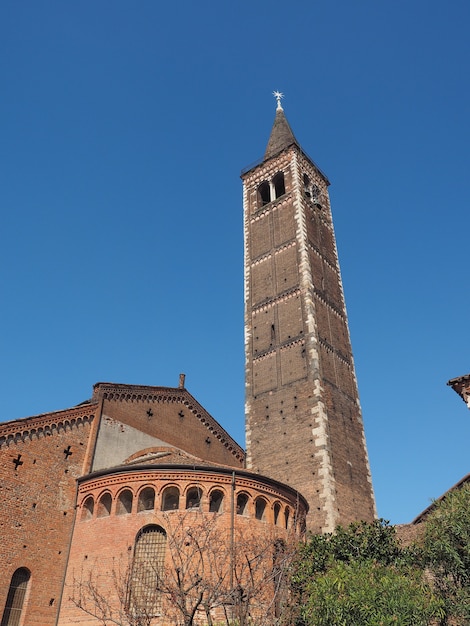 Premium Photo | Sant eustorgio church milan