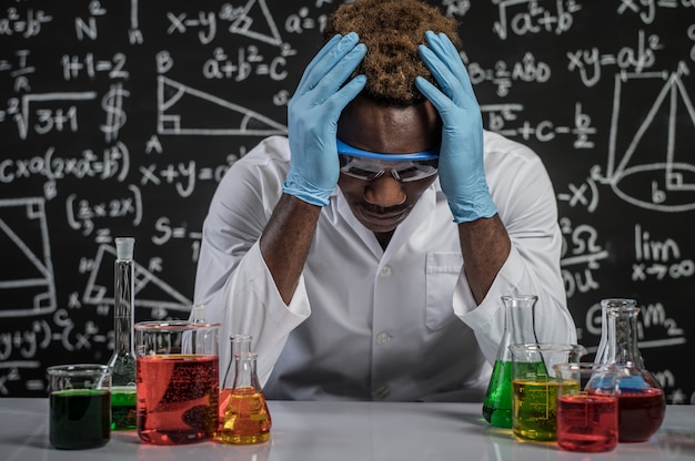 Free Photo Scientists Have Stress In The Laboratory