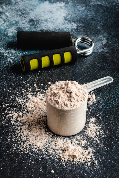 premium-photo-scoops-filled-with-protein-powders-for-fitness