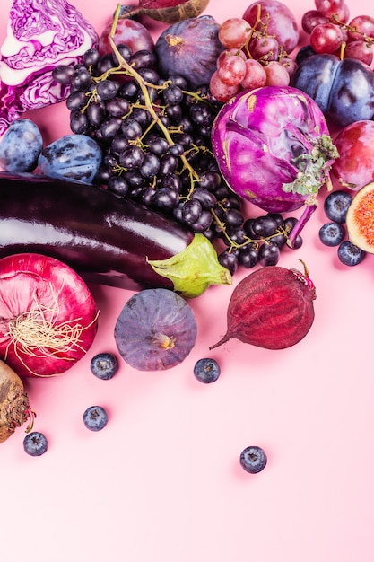 紫色の食べ物の選択 プレミアム写真