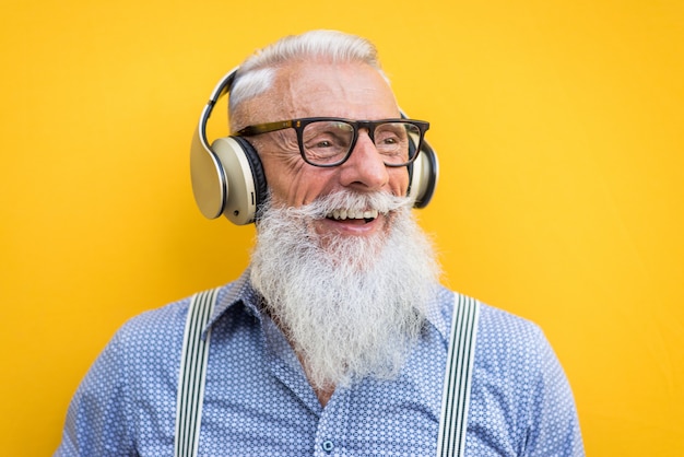 Senior hipster man portrait | Premium Photo