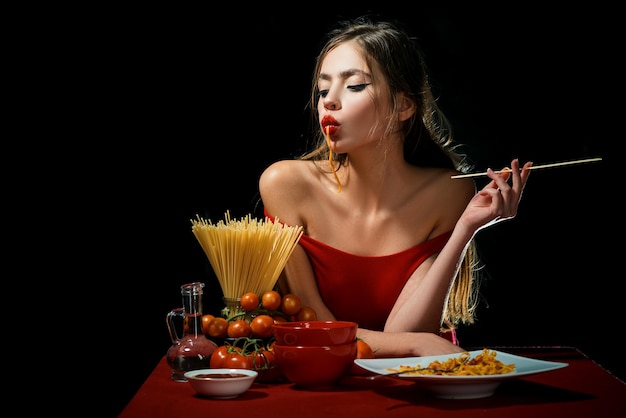 Premium Photo Sensual Woman Eat Spaghetti Healthy Food Concept