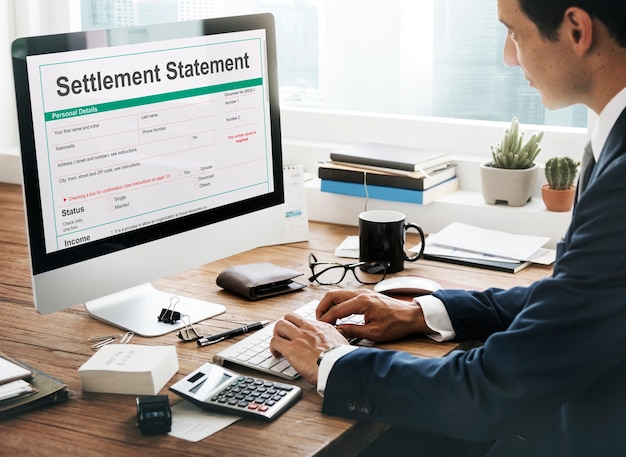 Settlement statement form financial concept Free Photo