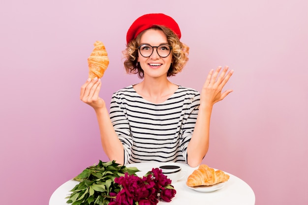 free-photo-shocked-elegant-woman-in-french-clothes-style-looks-with