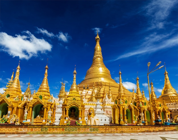 Premium Photo | Shwedagon pagoda