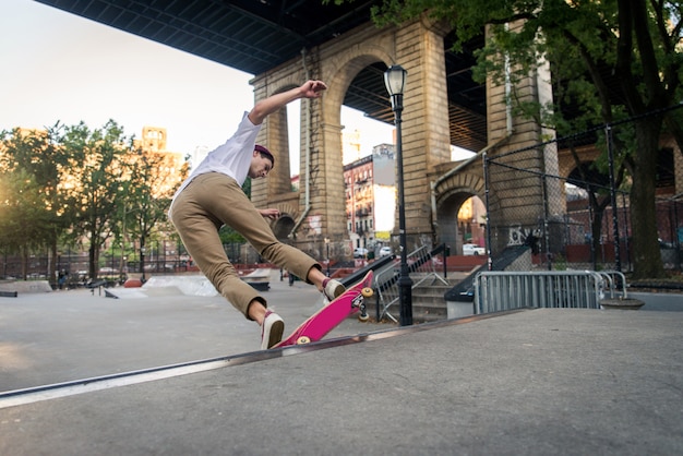 Premium Photo | Skater training in a skate park in new york