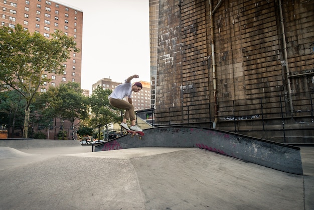 Premium Photo | Skater training in a skate park in new york