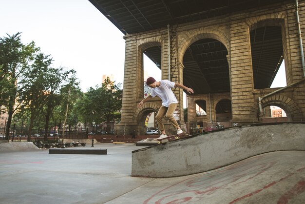 Premium Photo | Skater training in a skate park in new york