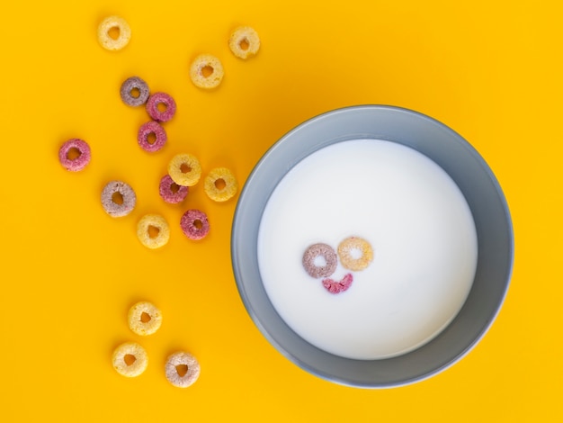 Smiley face in a bowl made with cereals Photo | Free Download