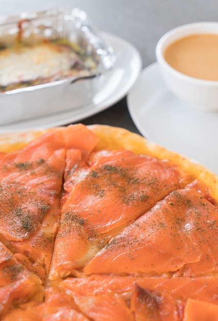 Free Photo | Smoked salmon pizza