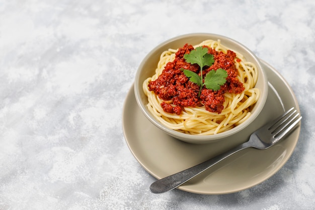 grey spaghetti