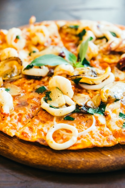 Free Photo | Spicy seafood pizza