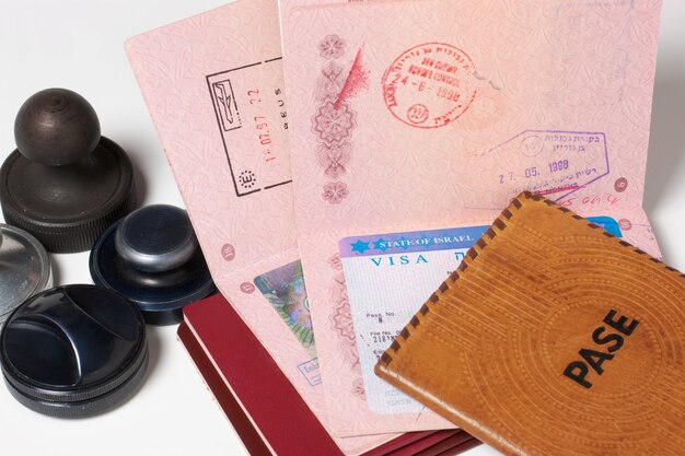 stack passports stamps 19485 50806 - Pahami Kegunaan Visa dan Jenis-Jenisnya Berikut Ini, TKI Wajib Baca!