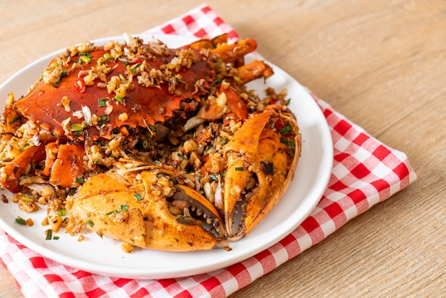 Premium Photo | Stir fried crab with spicy salt and pepper