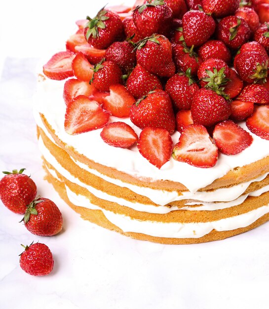 Free Photo | Strawberry cake