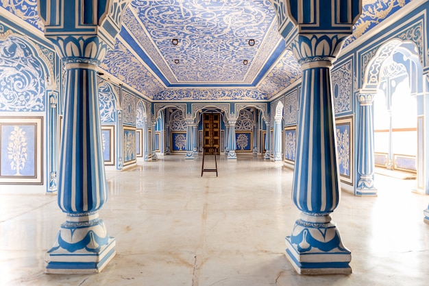 Premium Photo | At sukh niwas blue room, city palace, jaipur, india.