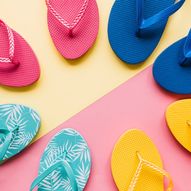 Free Photo | Summer concept with flip flops forming circle