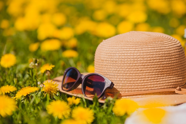 Free Photo | Summer hat and sunglasses with flowers