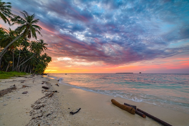 Premium Photo | Sunriset dramatic sky on sea, tropical desert beach, no ...