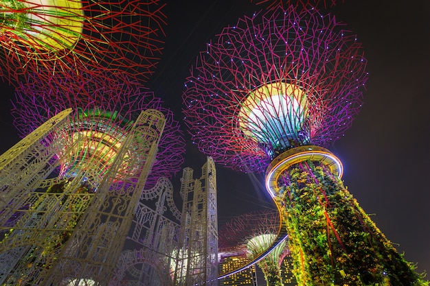 Premium Photo Supertrees At Gardens By The Bay The Tree Like Structures Are Fitted