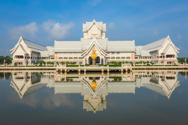 Premium Photo The Supreme Artist Hall Art Museum At Pathum Thani Thailand