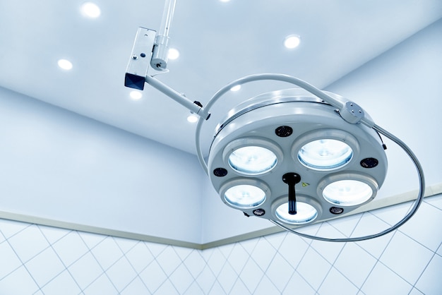 Surgical lamp in the operating room. | Premium Photo