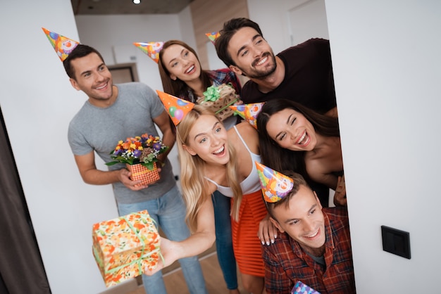 what to wear on a birthday party of a friend