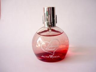 pink wild and heart perfume